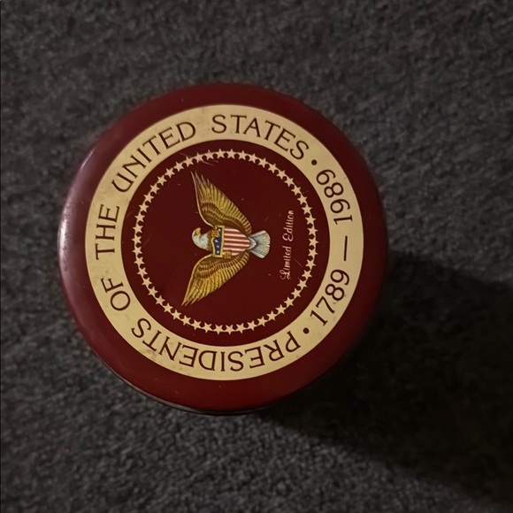 Vintage Presidential Collectible Tin - Red 1989 Valleybrook - Picture 2 of 8